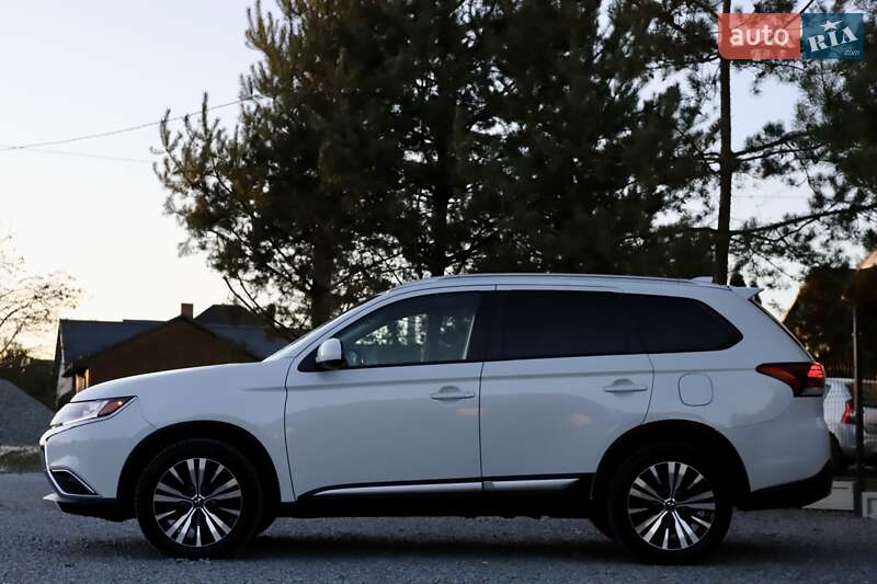Внедорожник / Кроссовер Mitsubishi Outlander 2018 в Дрогобыче фото 8 Внедорожник / Кроссовер Mitsubishi Outlander 2018 в Дрогобыче