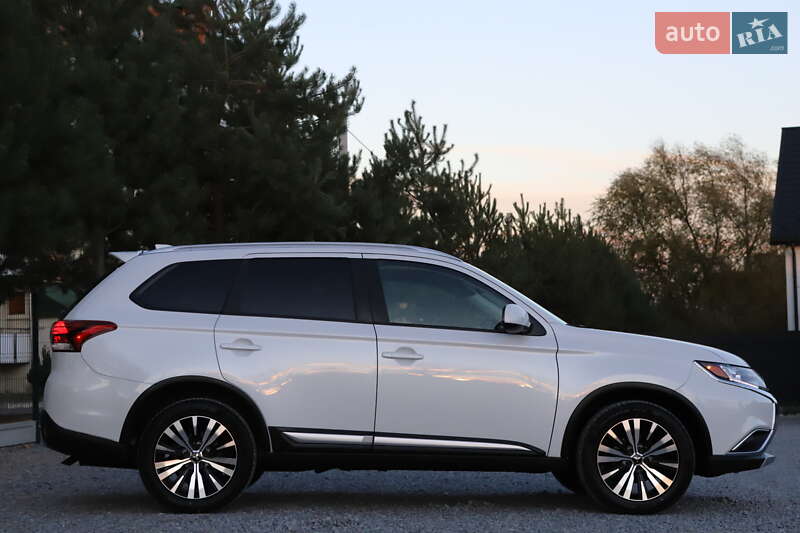 Внедорожник / Кроссовер Mitsubishi Outlander 2018 в Дрогобыче фото 7 Внедорожник / Кроссовер Mitsubishi Outlander 2018 в Дрогобыче