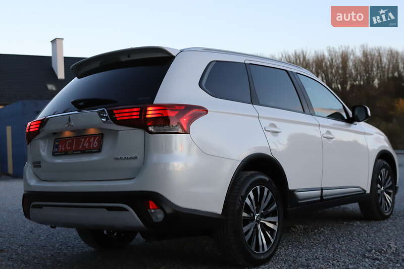 Внедорожник / Кроссовер Mitsubishi Outlander 2018 в Дрогобыче фото 37 Внедорожник / Кроссовер Mitsubishi Outlander 2018 в Дрогобыче