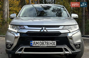 Позашляховик / Кросовер Mitsubishi Outlander 2018 в Житомирі