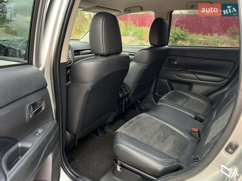 Позашляховик / Кросовер Mitsubishi Outlander 2018 в Житомирі