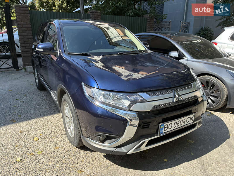 Mitsubishi Outlander 2020