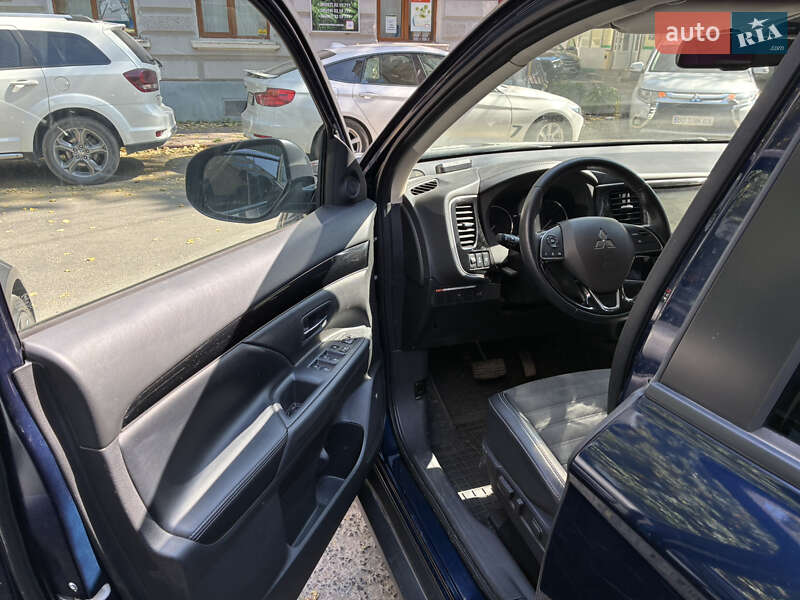 Позашляховик / Кросовер Mitsubishi Outlander 2020 в Тернополі