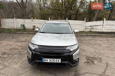 Внедорожник / Кроссовер Mitsubishi Outlander 2020 в Кропивницком