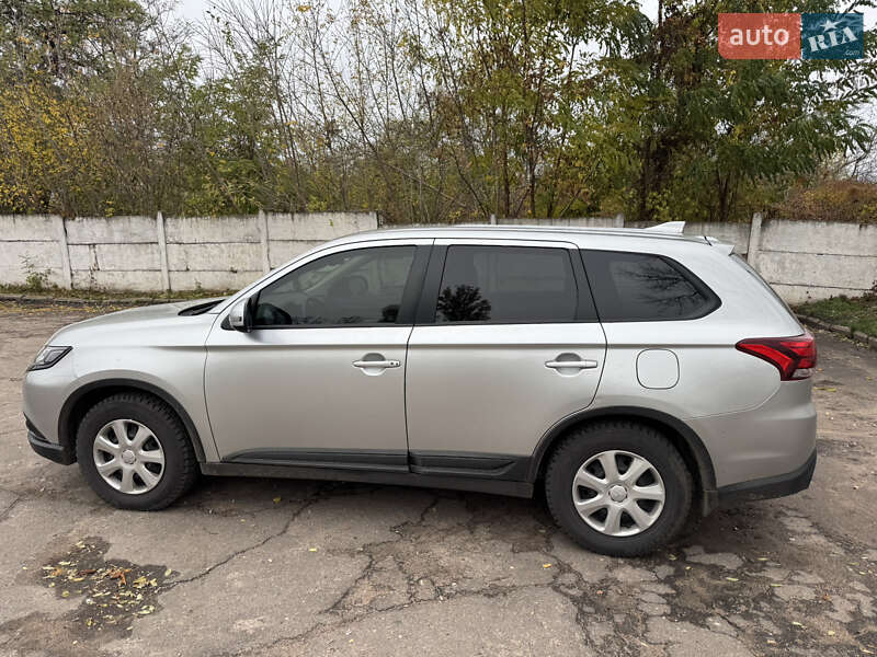 Позашляховик / Кросовер Mitsubishi Outlander 2020 в Кропивницькому фото 3 Позашляховик / Кросовер Mitsubishi Outlander 2020 в Кропивницькому