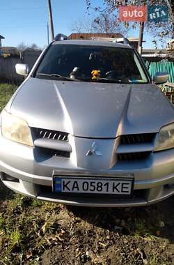 Позашляховик / Кросовер Mitsubishi Outlander 2005 в Києві