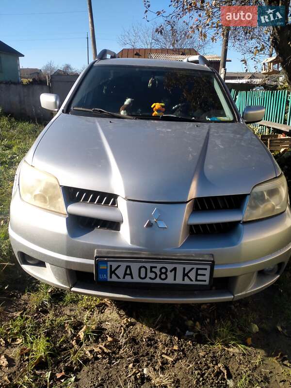 Mitsubishi Outlander 2005