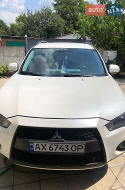 Mitsubishi Outlander 2012