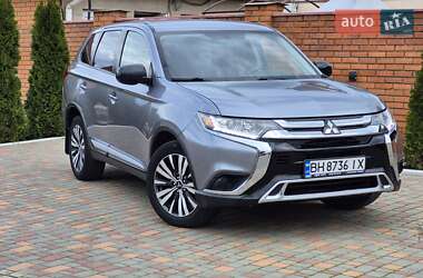 Внедорожник / Кроссовер Mitsubishi Outlander 2018 в Одессе