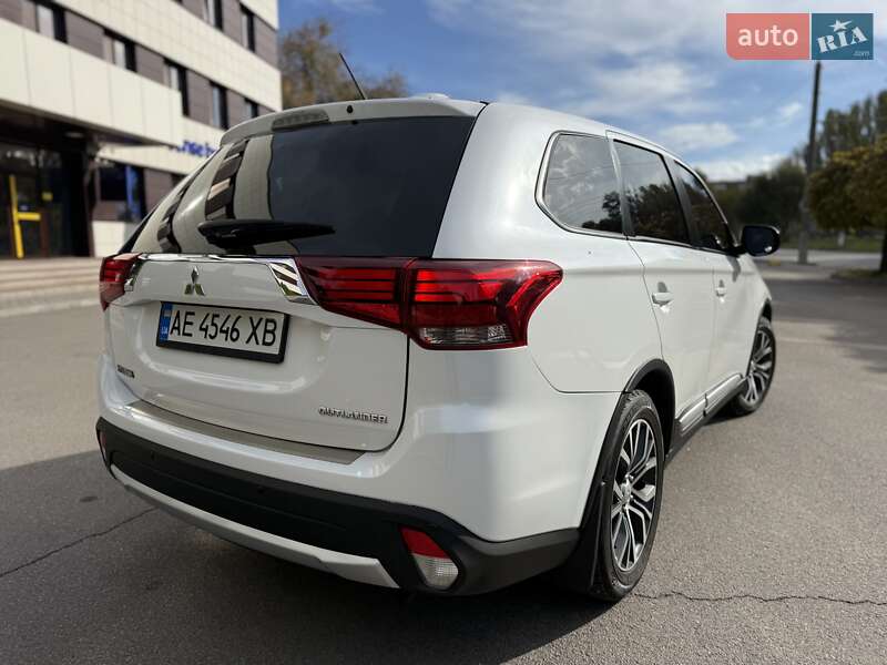 Внедорожник / Кроссовер Mitsubishi Outlander 2015 в Днепре фото 21 Внедорожник / Кроссовер Mitsubishi Outlander 2015 в Днепре