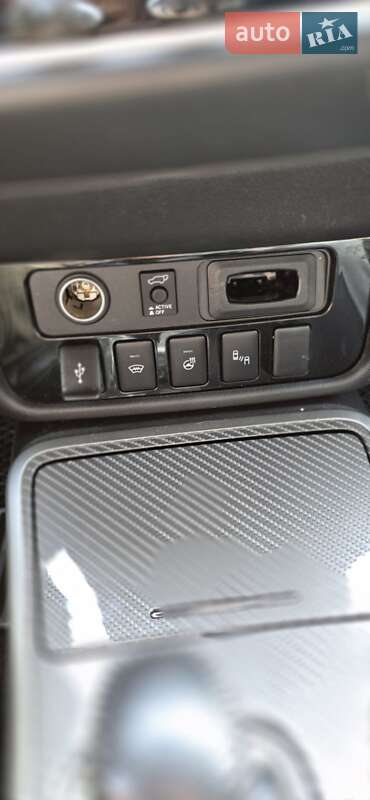 Позашляховик / Кросовер Mitsubishi Outlander 2018 в Житомирі