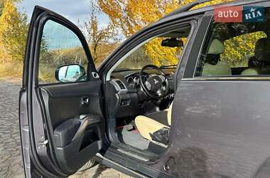 Позашляховик / Кросовер Mitsubishi Outlander 2011 в  фото 30 Позашляховик / Кросовер Mitsubishi Outlander 2011 в