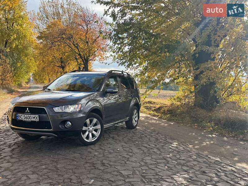 Внедорожник / Кроссовер Mitsubishi Outlander 2011 в Владимире фото 35 Внедорожник / Кроссовер Mitsubishi Outlander 2011 в Владимире