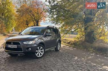 Позашляховик / Кросовер Mitsubishi Outlander 2011 в  фото 35 Позашляховик / Кросовер Mitsubishi Outlander 2011 в