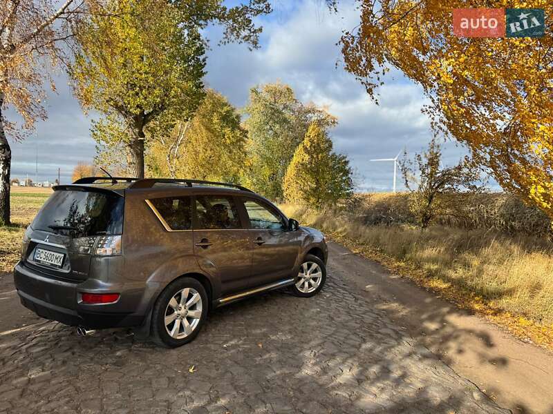 Внедорожник / Кроссовер Mitsubishi Outlander 2011 в Владимире фото 41 Внедорожник / Кроссовер Mitsubishi Outlander 2011 в Владимире