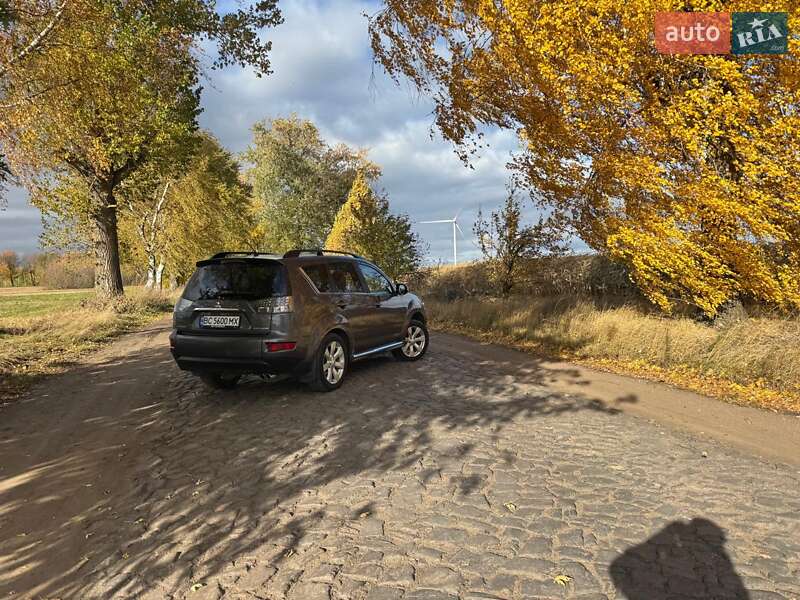 Внедорожник / Кроссовер Mitsubishi Outlander 2011 в Владимире фото 44 Внедорожник / Кроссовер Mitsubishi Outlander 2011 в Владимире