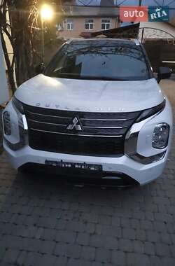 Позашляховик / Кросовер Mitsubishi Outlander 2023 в Полтаві