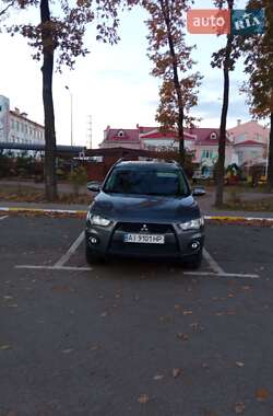 Позашляховик / Кросовер Mitsubishi Outlander 2010 в Києві