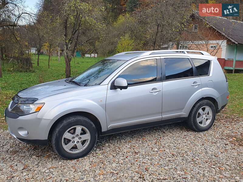 Внедорожник / Кроссовер Mitsubishi Outlander 2007 в Косове