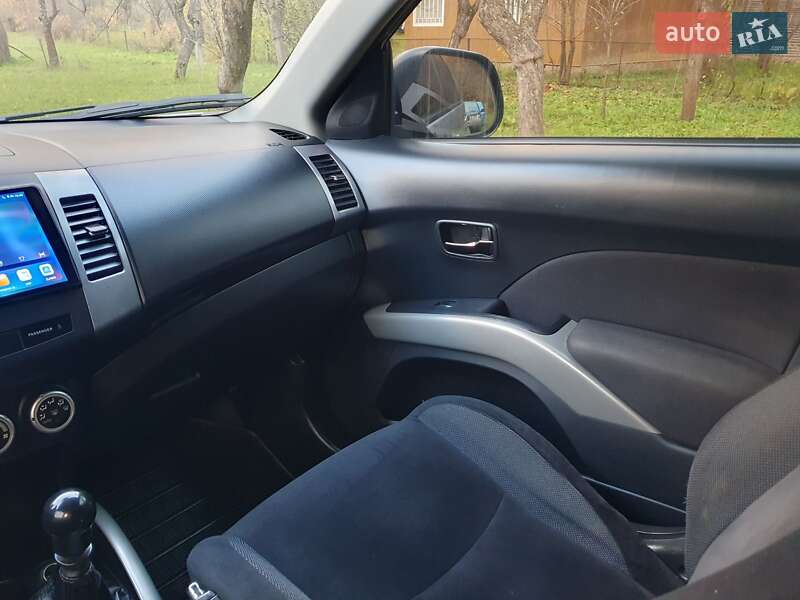 Внедорожник / Кроссовер Mitsubishi Outlander 2007 в Косове