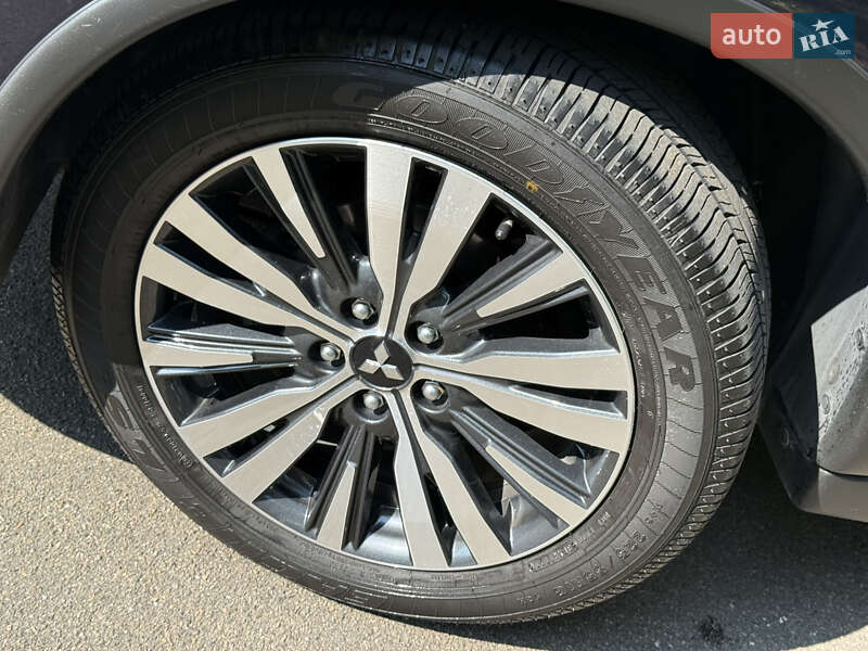 Внедорожник / Кроссовер Mitsubishi Outlander 2021 в Киеве фото 5 Внедорожник / Кроссовер Mitsubishi Outlander 2021 в Киеве