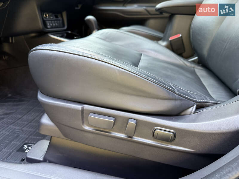 Внедорожник / Кроссовер Mitsubishi Outlander 2021 в Киеве фото 6 Внедорожник / Кроссовер Mitsubishi Outlander 2021 в Киеве