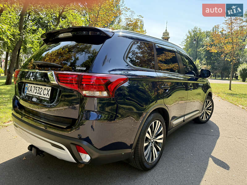 Внедорожник / Кроссовер Mitsubishi Outlander 2021 в Киеве фото 13 Внедорожник / Кроссовер Mitsubishi Outlander 2021 в Киеве