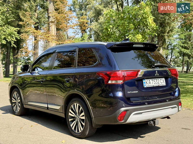 Внедорожник / Кроссовер Mitsubishi Outlander 2021 в Киеве фото 27 Внедорожник / Кроссовер Mitsubishi Outlander 2021 в Киеве