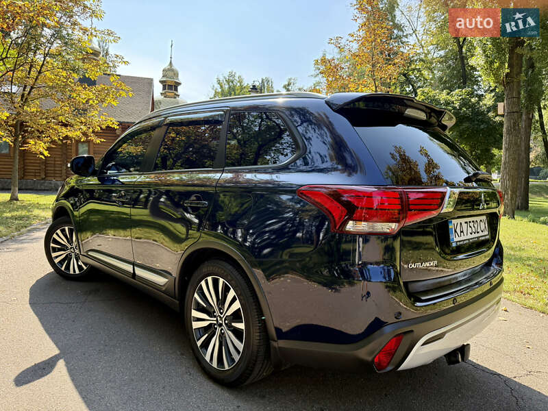 Внедорожник / Кроссовер Mitsubishi Outlander 2021 в Киеве фото 23 Внедорожник / Кроссовер Mitsubishi Outlander 2021 в Киеве
