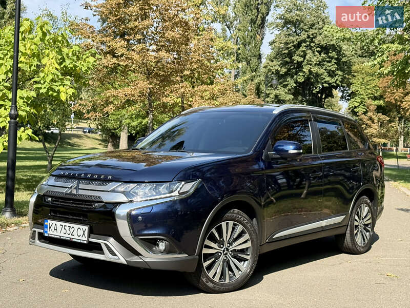 Внедорожник / Кроссовер Mitsubishi Outlander 2021 в Киеве фото 44 Внедорожник / Кроссовер Mitsubishi Outlander 2021 в Киеве