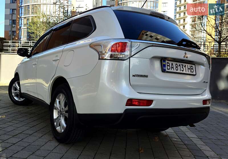Внедорожник / Кроссовер Mitsubishi Outlander 2013 в Ивано-Франковске фото 16 Внедорожник / Кроссовер Mitsubishi Outlander 2013 в Ивано-Франковске