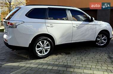 Позашляховик / Кросовер Mitsubishi Outlander 2013 в  фото 37 Позашляховик / Кросовер Mitsubishi Outlander 2013 в