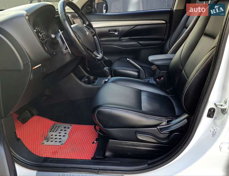 Внедорожник / Кроссовер Mitsubishi Outlander 2013 в Ивано-Франковске фото 41 Внедорожник / Кроссовер Mitsubishi Outlander 2013 в Ивано-Франковске