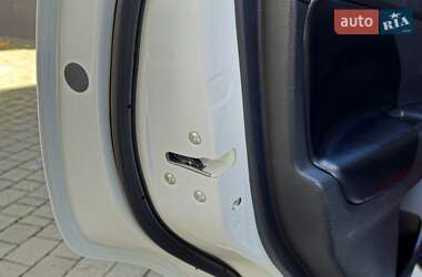Позашляховик / Кросовер Mitsubishi Outlander 2013 в  фото 48 Позашляховик / Кросовер Mitsubishi Outlander 2013 в