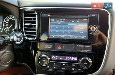 Позашляховик / Кросовер Mitsubishi Outlander 2013 в  фото 69 Позашляховик / Кросовер Mitsubishi Outlander 2013 в
