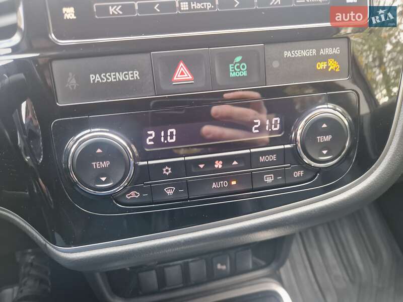 Внедорожник / Кроссовер Mitsubishi Outlander 2018 в Львове