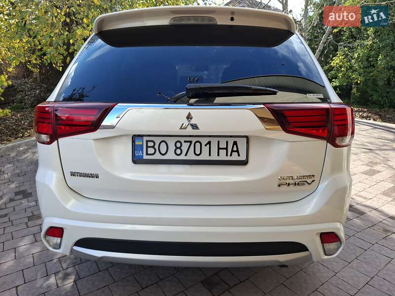 Внедорожник / Кроссовер Mitsubishi Outlander 2018 в Тернополе фото 6 Внедорожник / Кроссовер Mitsubishi Outlander 2018 в Тернополе