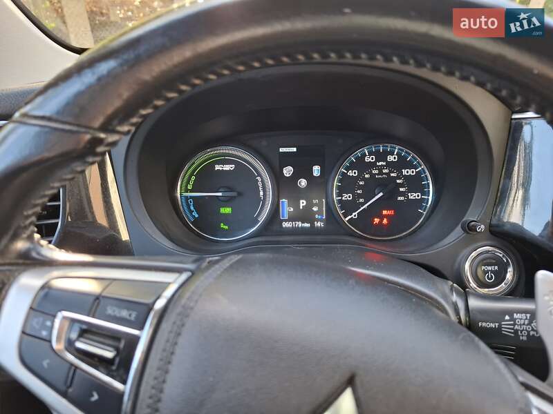 Внедорожник / Кроссовер Mitsubishi Outlander 2018 в Тернополе фото 15 Внедорожник / Кроссовер Mitsubishi Outlander 2018 в Тернополе