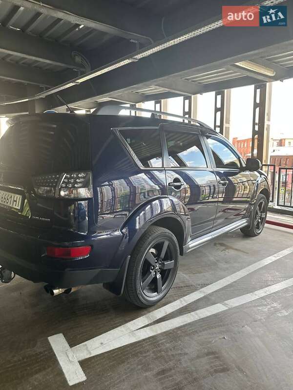 Внедорожник / Кроссовер Mitsubishi Outlander 2010 в Харькове фото 7 Внедорожник / Кроссовер Mitsubishi Outlander 2010 в Харькове