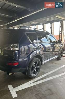 Позашляховик / Кросовер Mitsubishi Outlander 2010 в  фото 7 Позашляховик / Кросовер Mitsubishi Outlander 2010 в