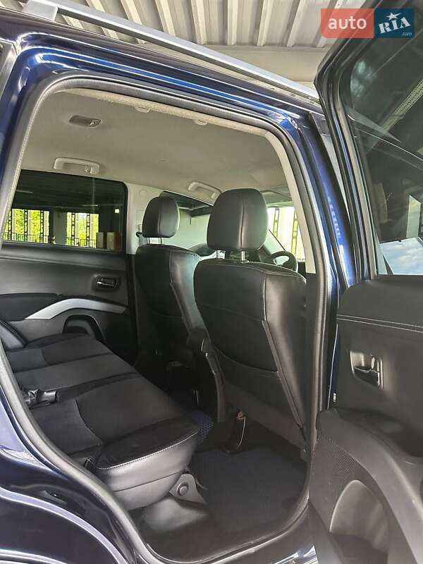 Внедорожник / Кроссовер Mitsubishi Outlander 2010 в Харькове фото 16 Внедорожник / Кроссовер Mitsubishi Outlander 2010 в Харькове
