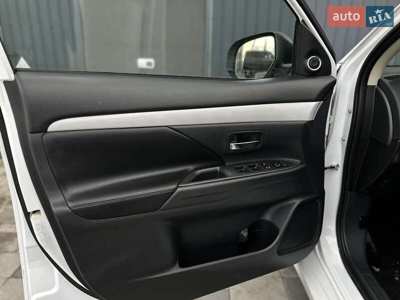 Позашляховик / Кросовер Mitsubishi Outlander 2013 в Івано-Франківську фото 15 Позашляховик / Кросовер Mitsubishi Outlander 2013 в Івано-Франківську