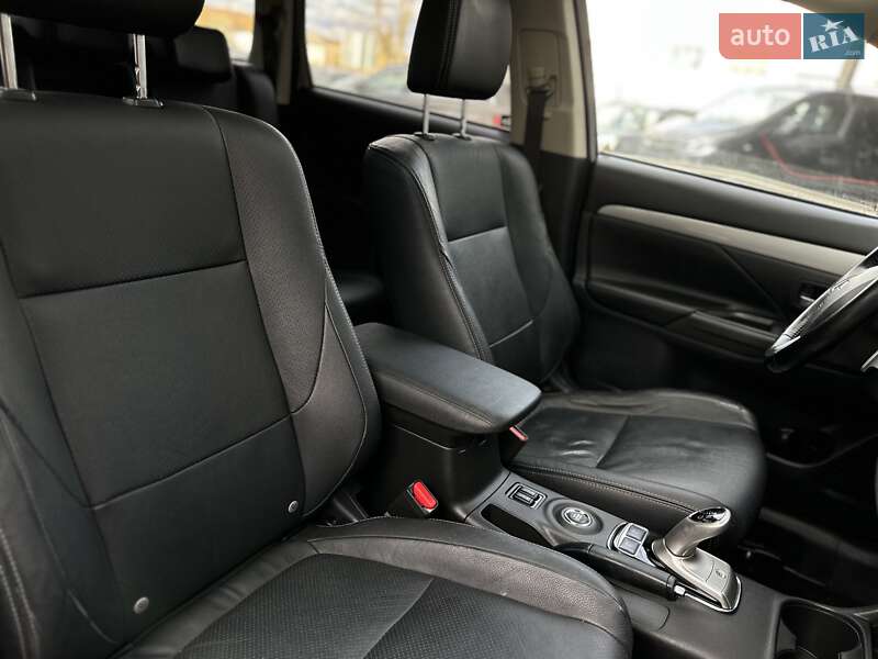 Позашляховик / Кросовер Mitsubishi Outlander 2013 в Івано-Франківську фото 24 Позашляховик / Кросовер Mitsubishi Outlander 2013 в Івано-Франківську