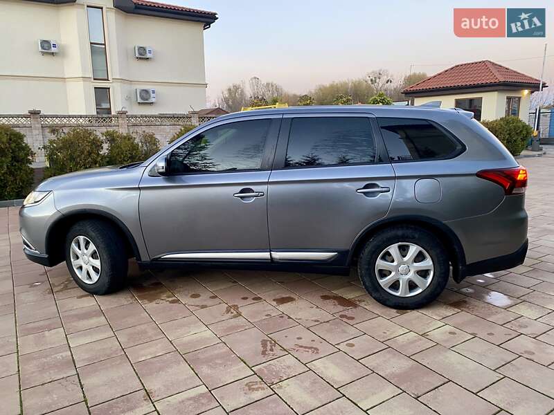 Позашляховик / Кросовер Mitsubishi Outlander 2018 в Києві фото 10 Позашляховик / Кросовер Mitsubishi Outlander 2018 в Києві