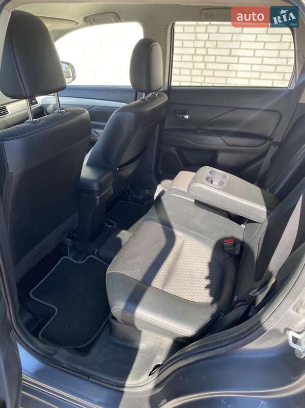 Внедорожник / Кроссовер Mitsubishi Outlander 2013 в Киеве фото 3 Внедорожник / Кроссовер Mitsubishi Outlander 2013 в Киеве