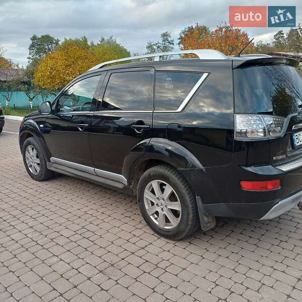 Позашляховик / Кросовер Mitsubishi Outlander 2008 в  фото Позашляховик / Кросовер Mitsubishi Outlander 2008 в