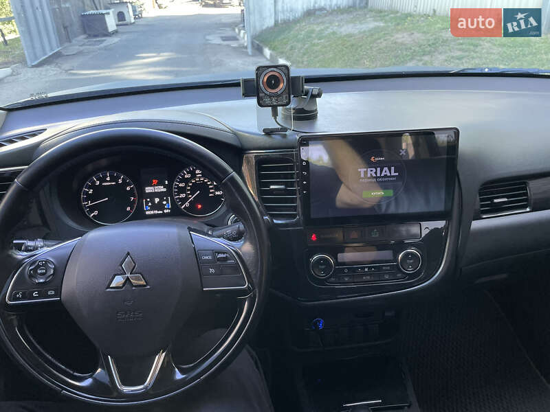 Внедорожник / Кроссовер Mitsubishi Outlander 2017 в Одессе фото 8 Внедорожник / Кроссовер Mitsubishi Outlander 2017 в Одессе