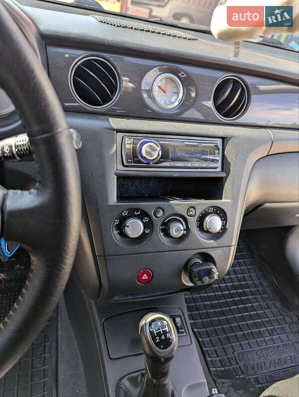 Внедорожник / Кроссовер Mitsubishi Outlander 2008 в Новой Ушице