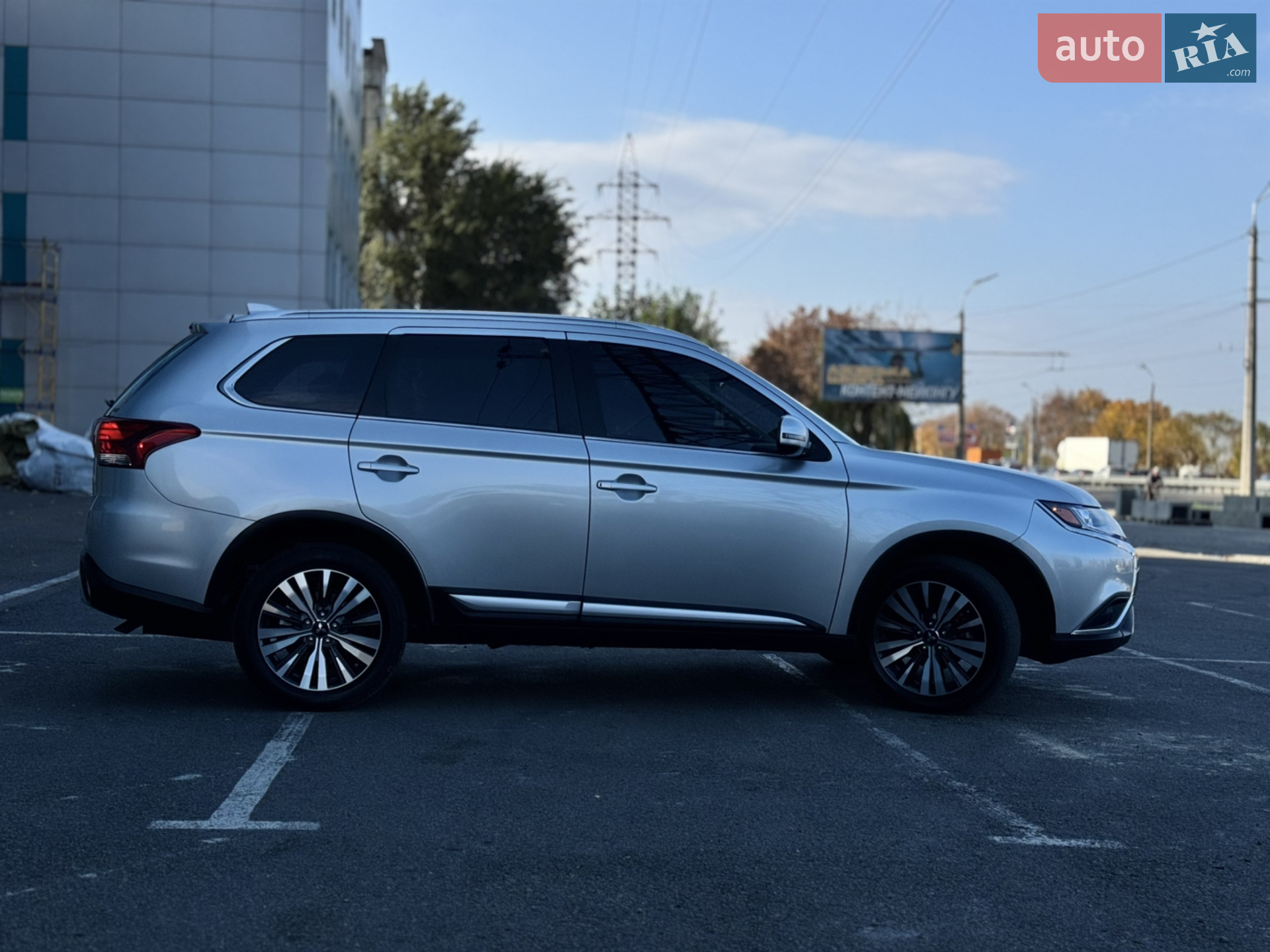 2020 Mitsubishi Outlander - мініатюра 6