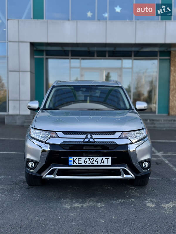 Внедорожник / Кроссовер Mitsubishi Outlander 2020 в Днепре фото 13 Внедорожник / Кроссовер Mitsubishi Outlander 2020 в Днепре